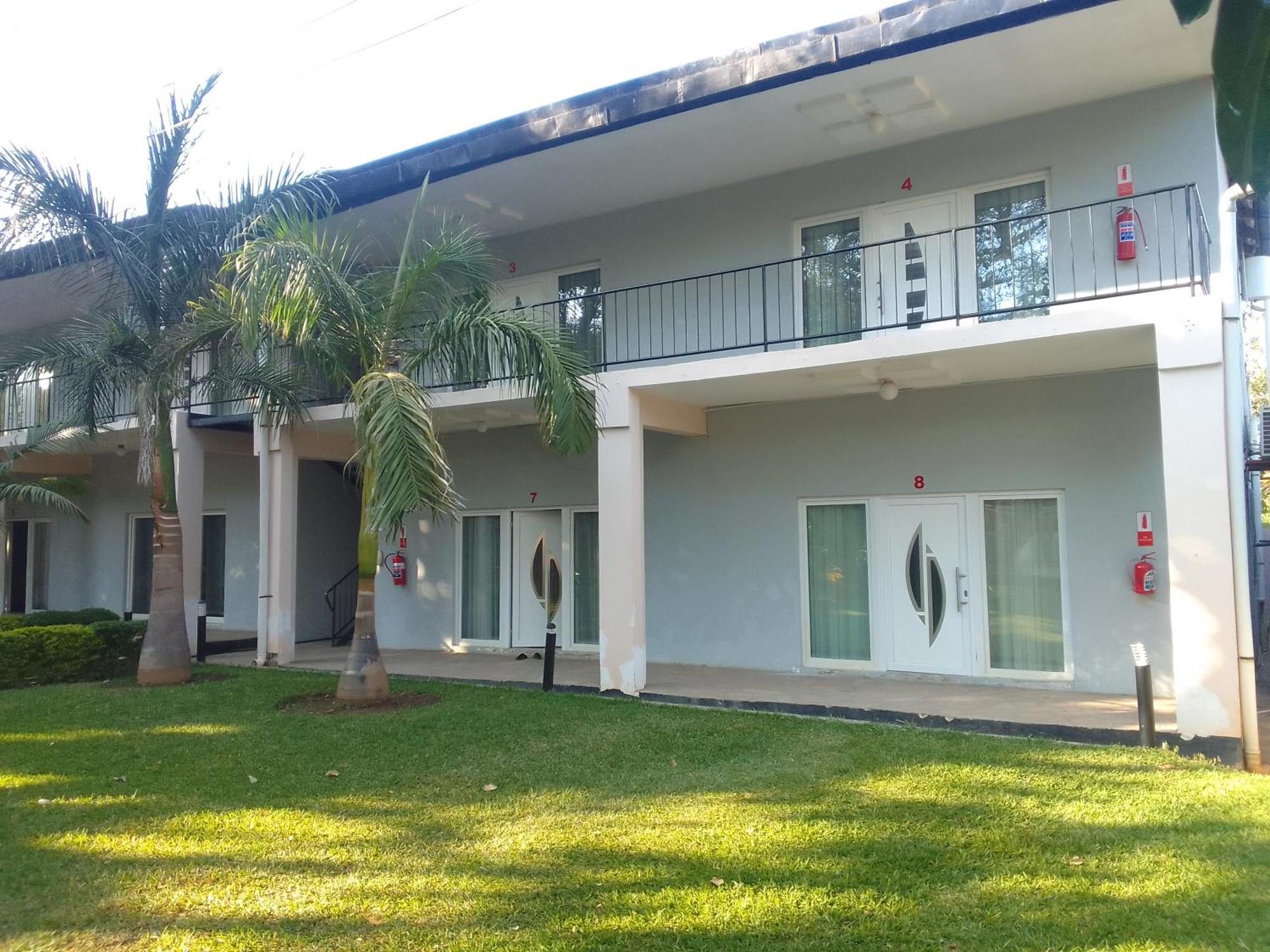 Vapour Lounge Aparthotel Lusaka Exterior foto